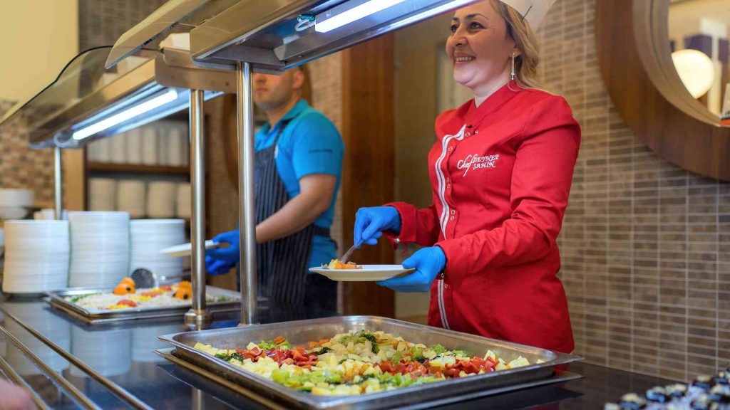 Food service management and challenges